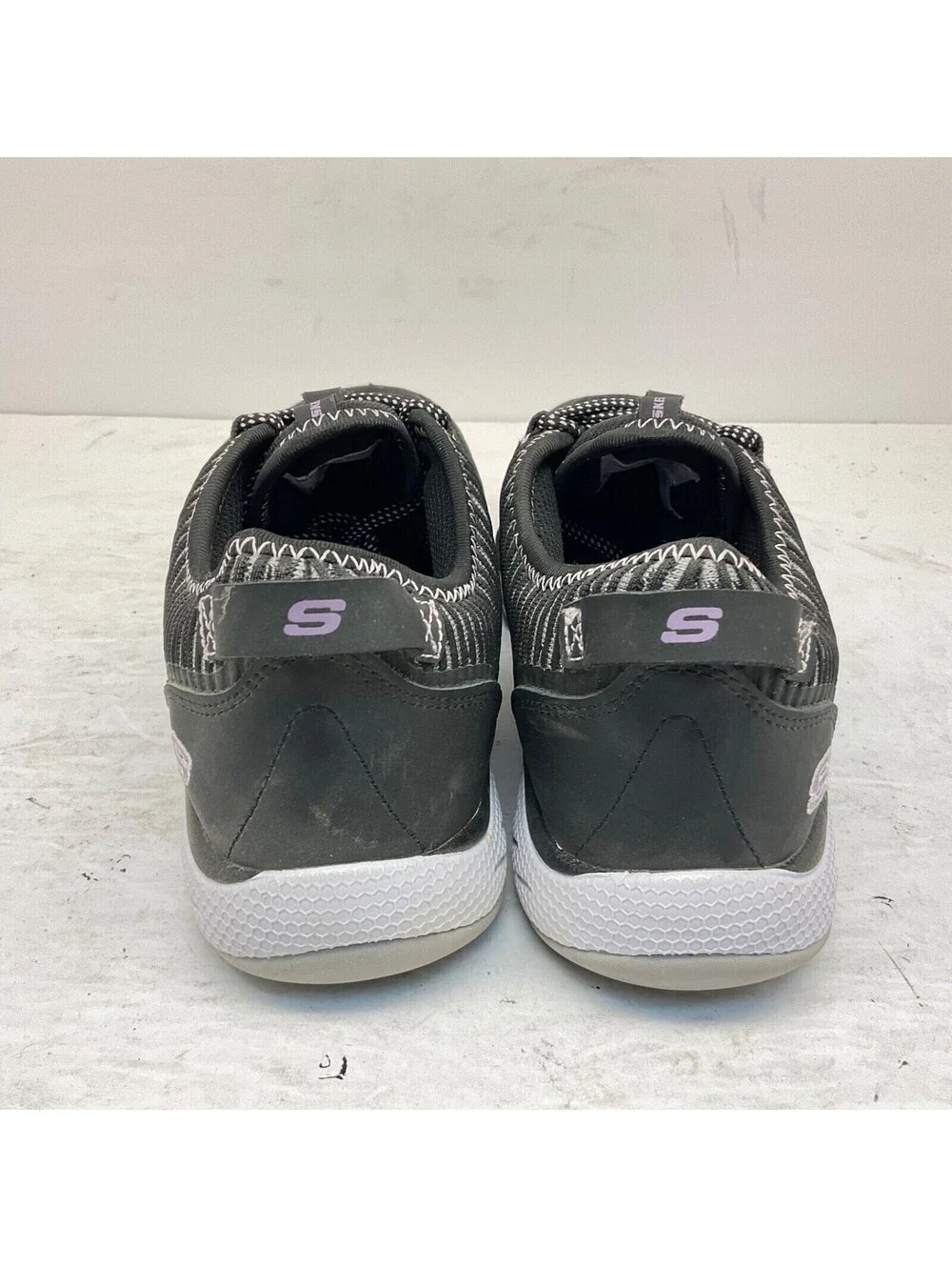 Skechers used few